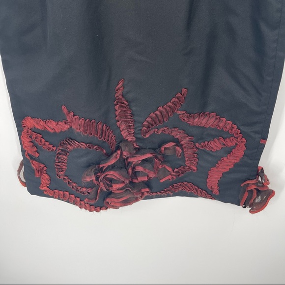 Vintage 1950's Black Sheath Dress with Embroidered Floral Hem - Picture 5 of 16